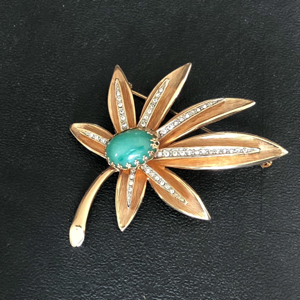 Kramer Vintage Elegant Gold Tone and Turquoise Leaf Brooch